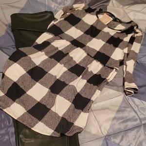 Black and white baby doll top